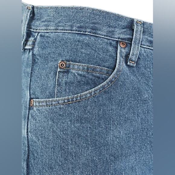 [B6] Wrangler Men's Relaxed Fit Cotton Jeans, Size 40X30 - Picture 4 of 8
